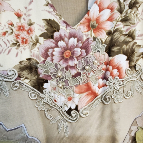 Vintage Bonnie And Billy By Holly Women's Size Med Floral Applique Top NWT - Picture 4 of 12